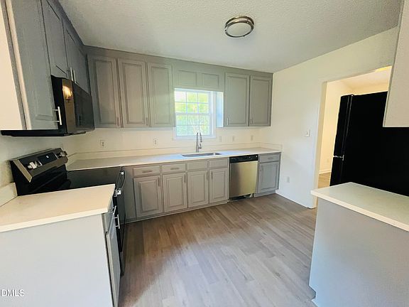 5th image of 512 Corwood Dr