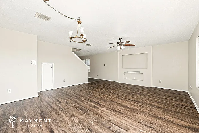 3 bed, 2.5 bath, 2216 sqft, $1,880 — Photo 4