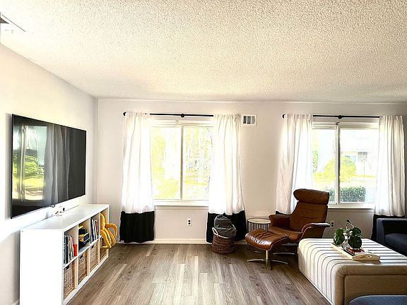4th image of 203 Springmeadow Dr Unit C
