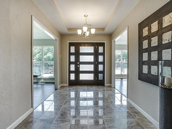 3rd image of 6907 Forest Glade Cir