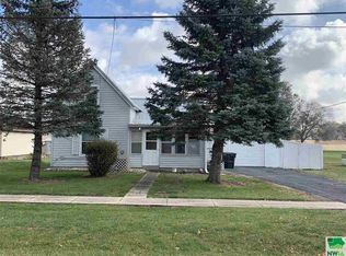 704 Hackberry St, Correctionville, IA 51016