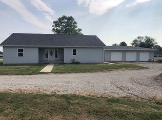 824 Clinton Rd, Paris, IL 61944