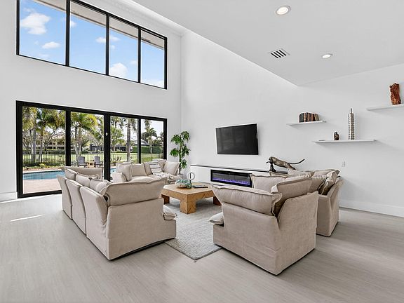 3rd image of 21312 Greenwood Court