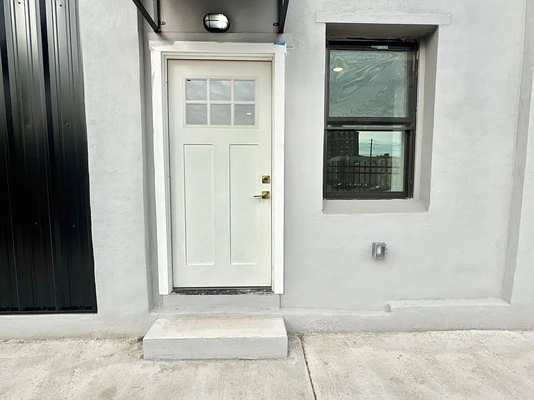 1422 N 8th St — Photo 15