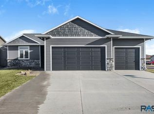 820 S Clearbrook Ave, Sioux Falls, SD 57106