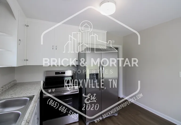 907 Cherokee St — Photo 6
