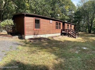 553 Railroad Dr, Stroudsburg, PA 18360