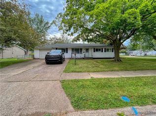 2904 Sunset Ln, Sandusky, OH 44870