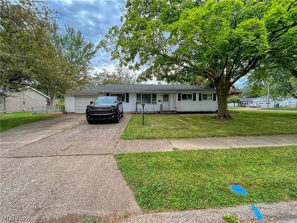 2904 Sunset Ln photo 1