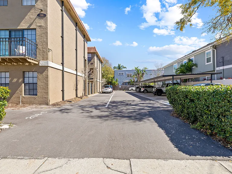 208 S Habana Ave #208B — Photo 35