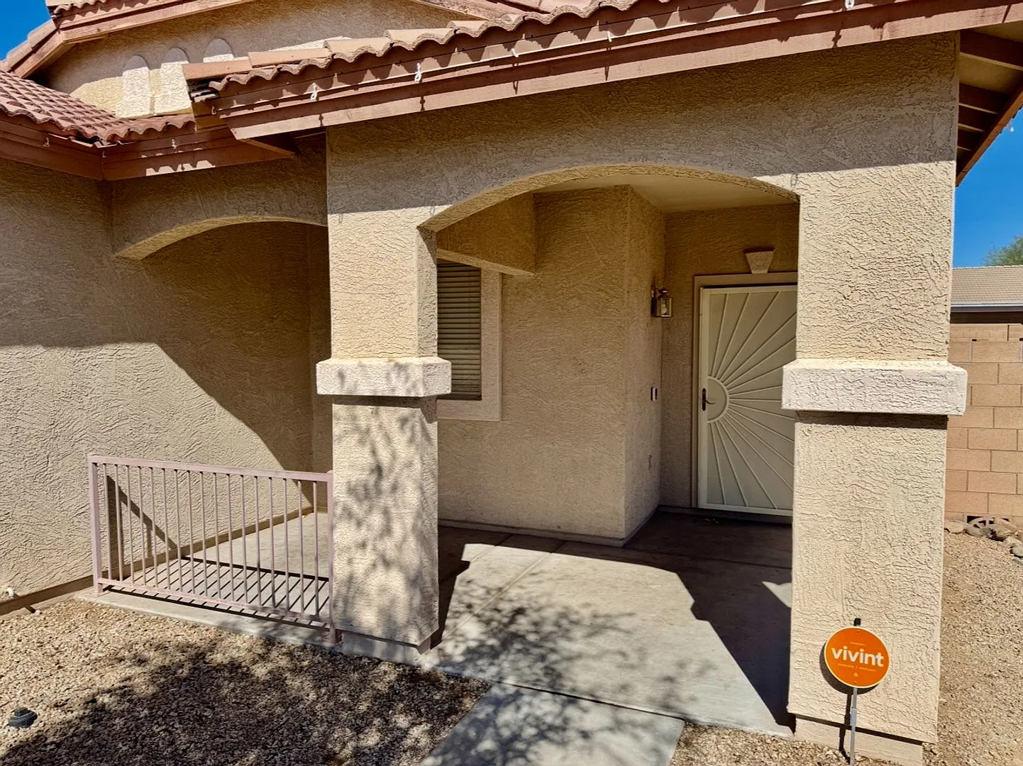 3 Bedroom/2 Bath Single Level Home In Surprise — Photo 2