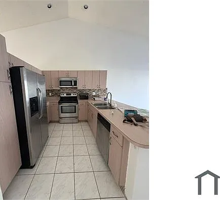 21390 Millbrook Ct — Photo 3