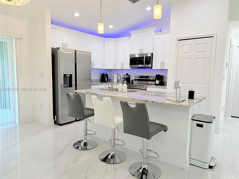 700 Connecticut Ln — Photo 14