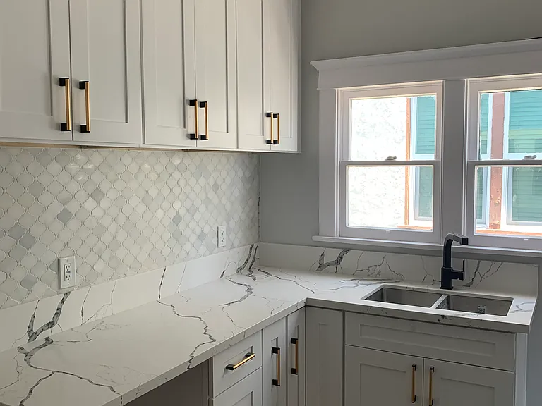 55 Roswell Ave #9 — Photo 44