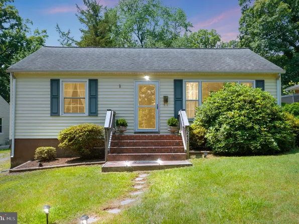 240 Hillcrest Dr, Fredericksburg, VA 22401