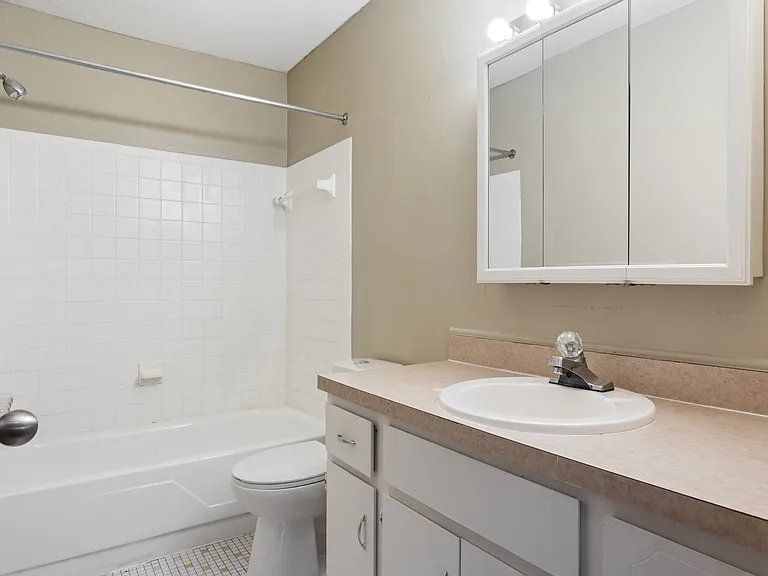 Sunnydale Estates Apartments — Photo 12