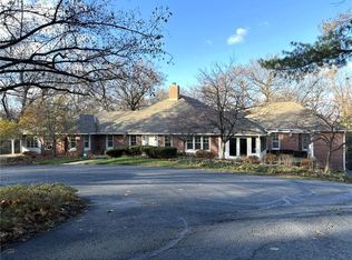 19780 Sunset Rdg, Saint Joseph, MO 64505