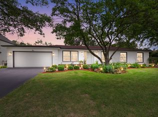 1 Camberley Ct, Hinsdale, IL 60521
