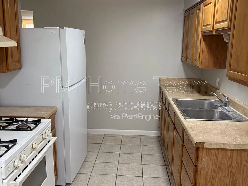 3476 Brinker Ave #8