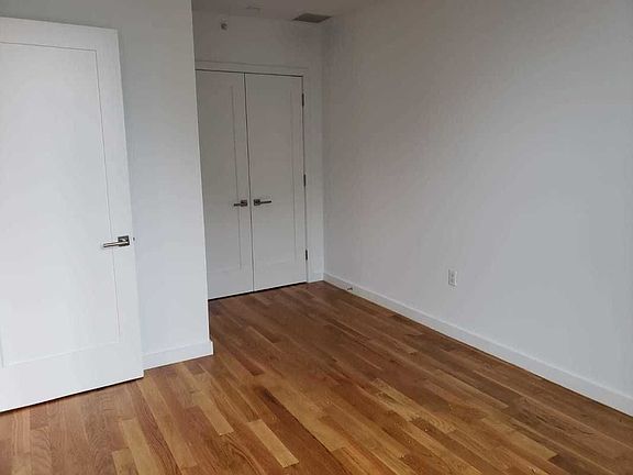 3rd image of 123 Parkside Ave #5PP