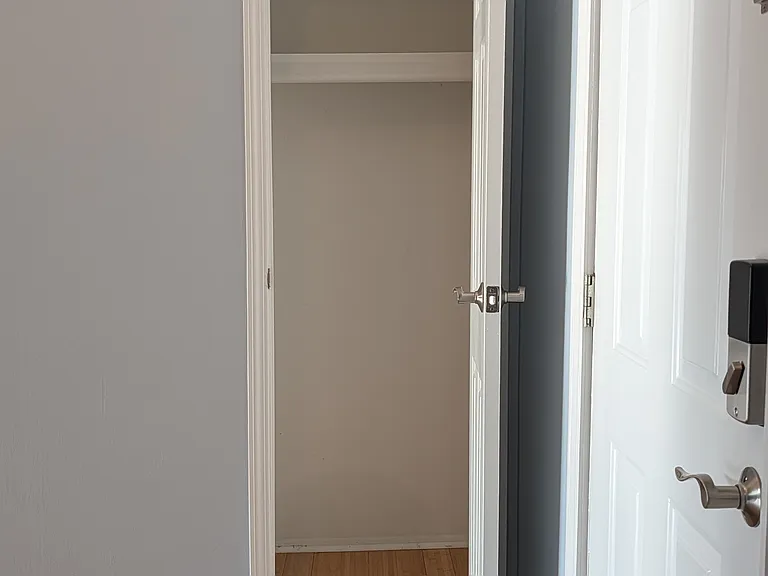 721 Skynob Dr — Photo 4