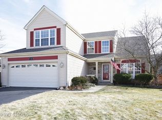 1738 Farmside Dr, Carpentersville, IL 60110