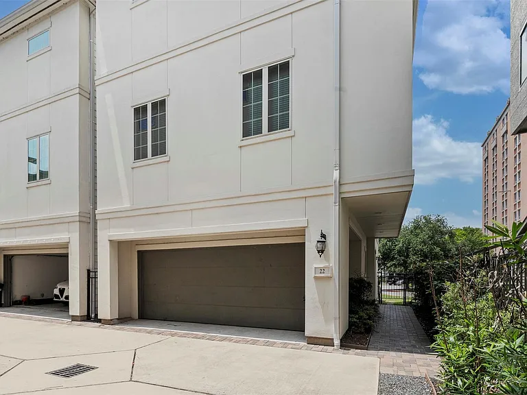 22 Hermann Park Ct — Photo 28