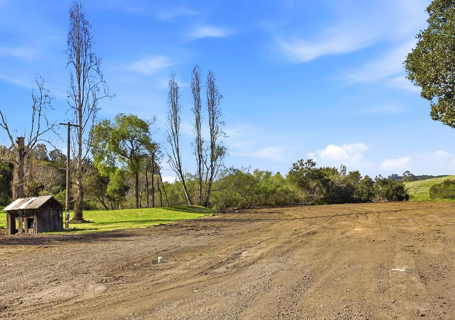 Beautiful Gated Country Property — Photo 4