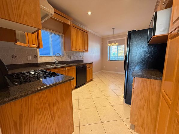 3 bedroom rental in Vancouver — photo 3