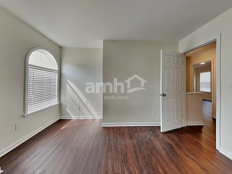 369 Collinsworth Dr — Photo 13