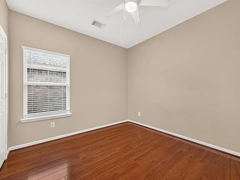 3223 Legends Creek Dr — Photo 18