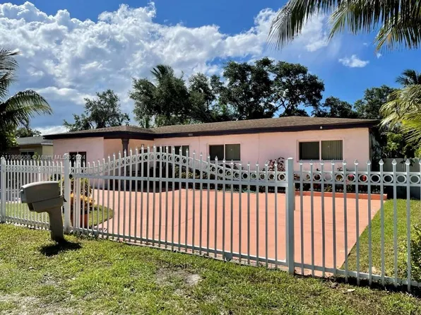 235 NE 150th St, Miami, FL 33161