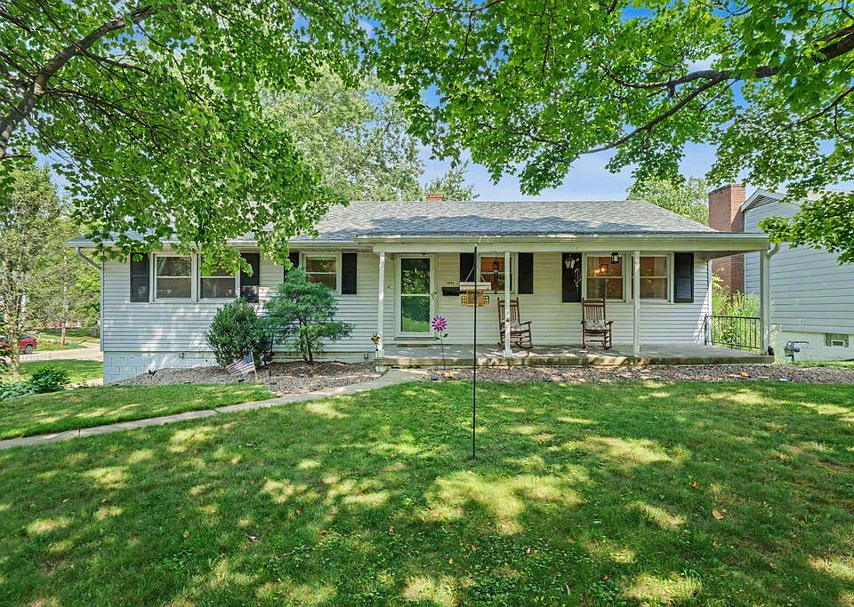 1st image of 1081 Larchwood Rd
