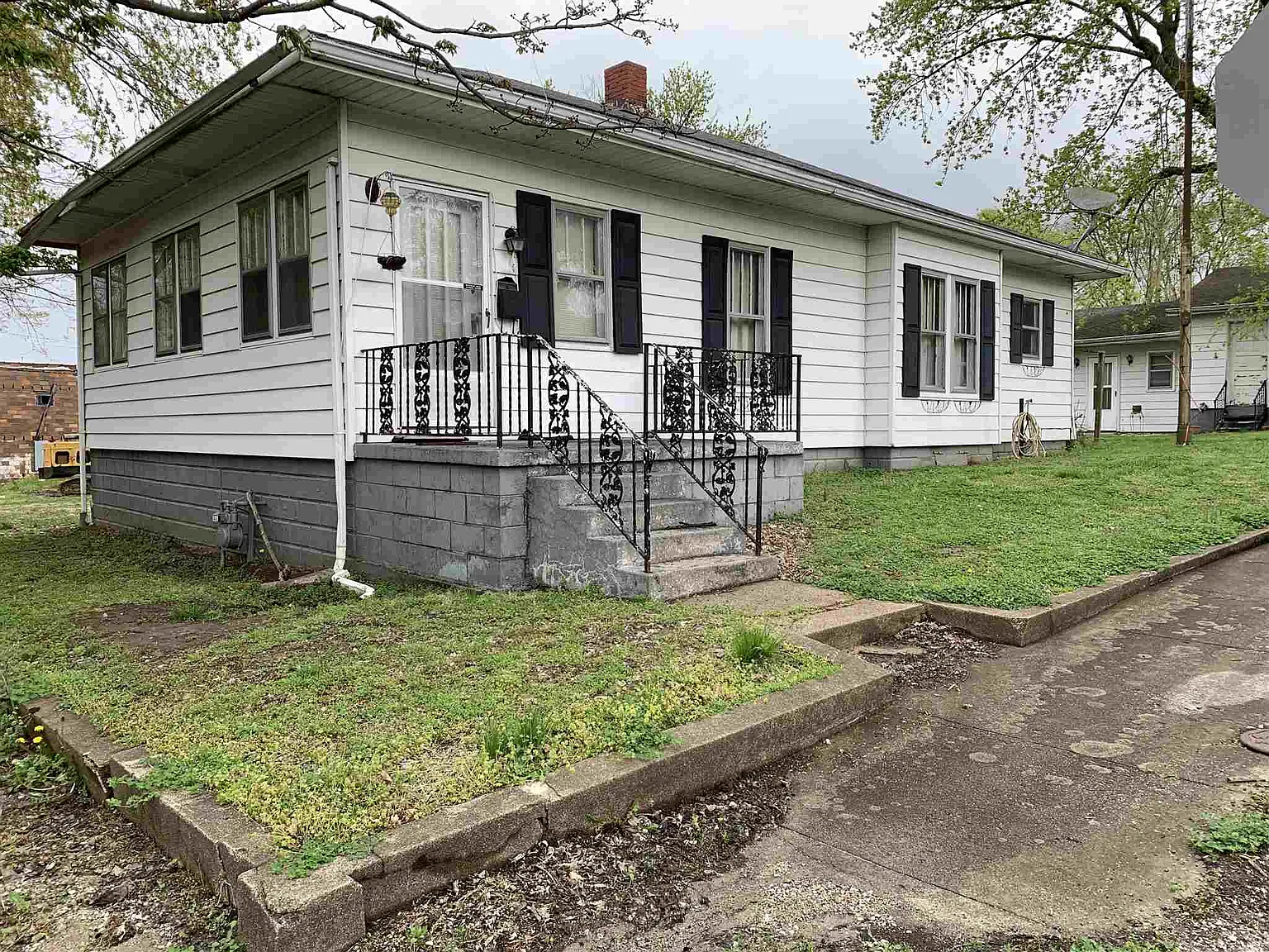 401 N 8th St photo 1