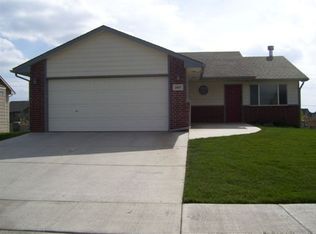 1007 E Stone Path St, Derby, KS 67037