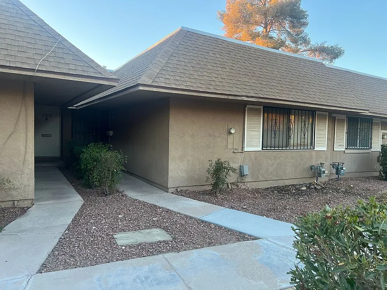 2568 Paradise Village Way — Photo 2