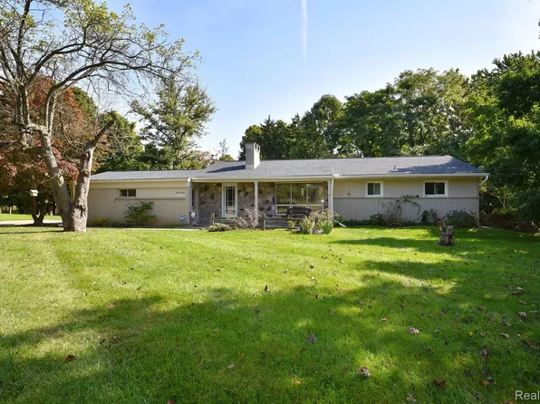 35928 Quakertown Ln, Farmington Hills, MI 48331