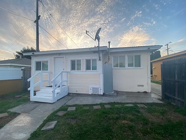 14604 S Condon Ave — Photo 7