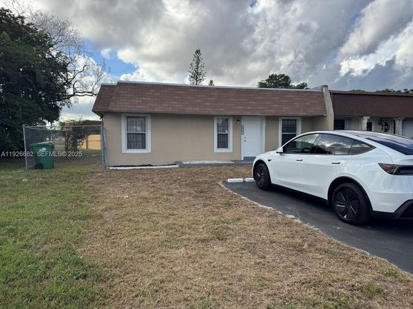 19354 NW 28th Ct #19354