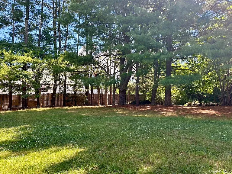 1 Holland Ln — Photo 9