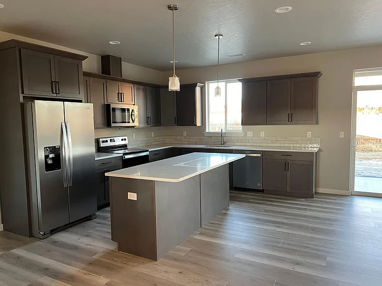 217 N Gold Cup Dr — Photo 2