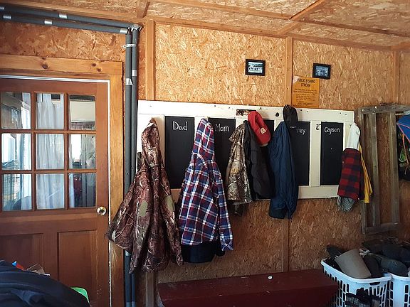 5th image of 32 Newman Ln