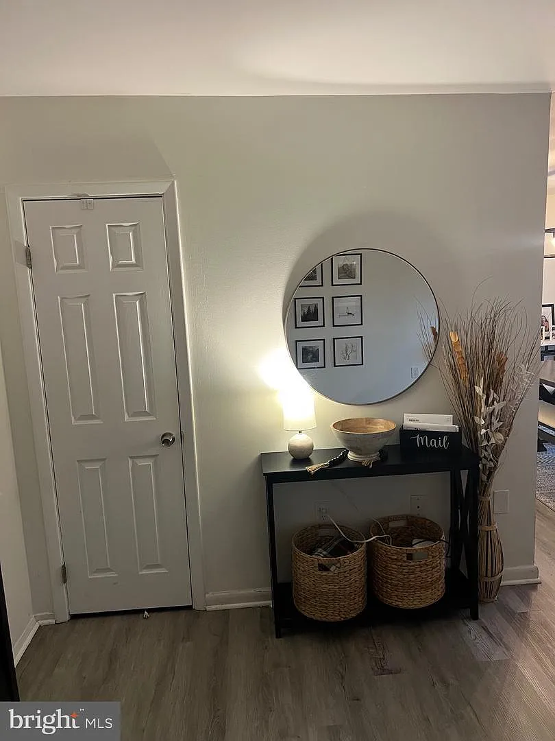 2 bed, 883 sqft, $1,890 — Photo 3