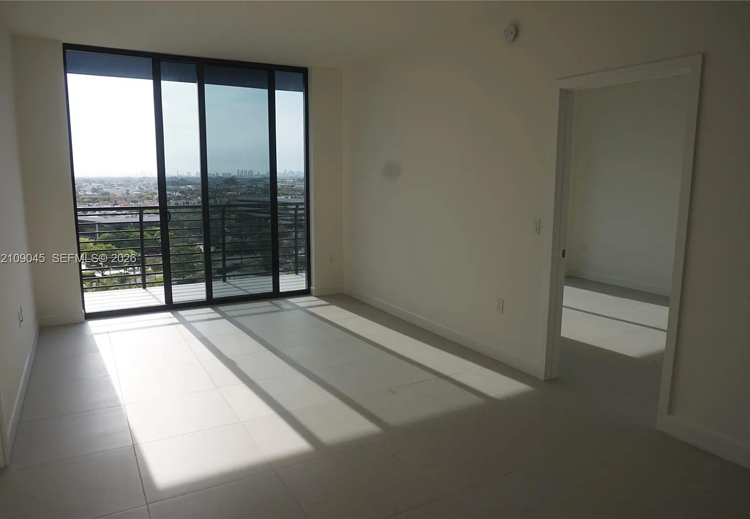 5350 Park Condo — Photo 4