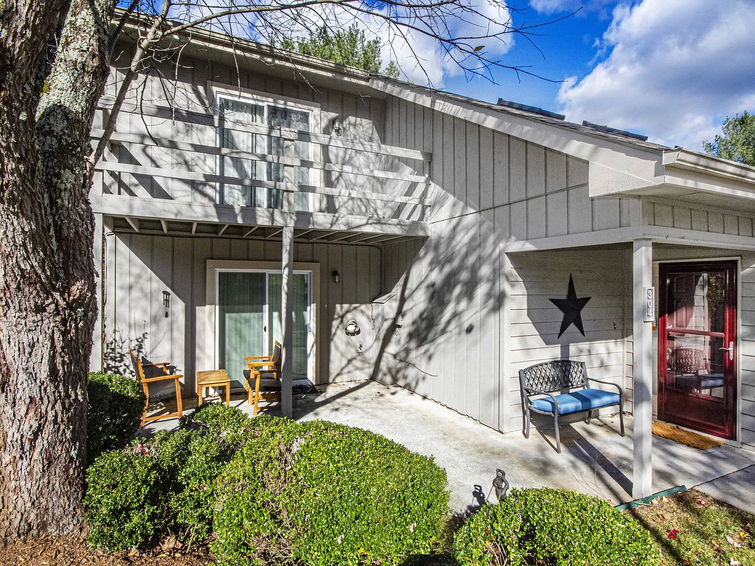 304 Chota View Place - 1 — Photo 2