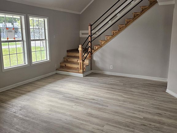 2nd image of 2512 Beachview Dr