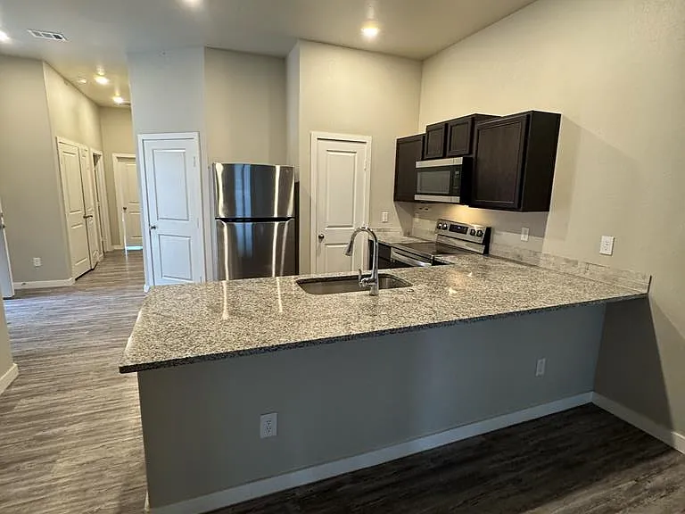 88 Maverick Dr — Photo 3