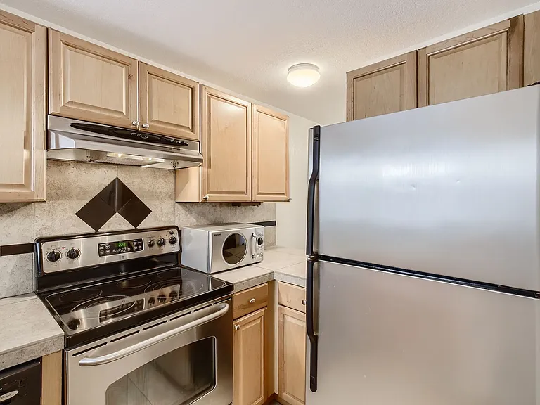 2201 Pearl St #122 — Photo 2