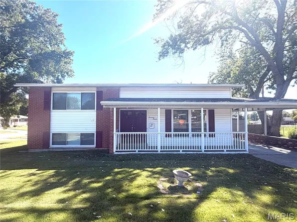 1490 Shackelford Rd, Florissant, MO 63031