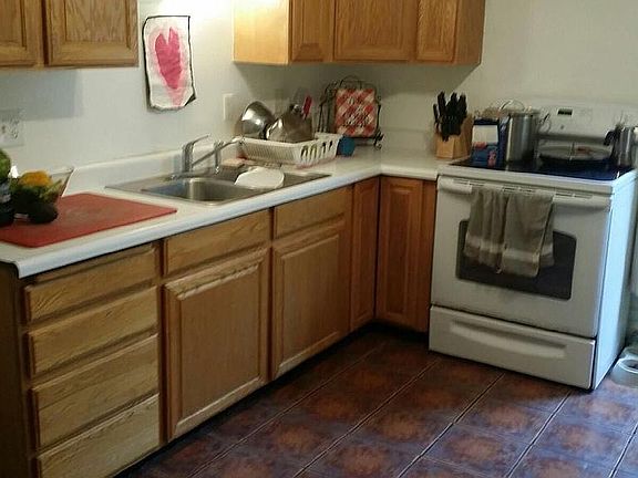 2nd image of 318 E Stanton Ave